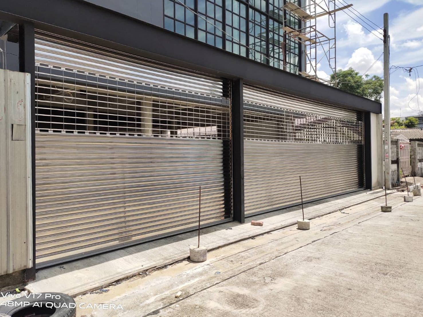 ประตูม้วนแสตนเลส บ้านพักอาศัย