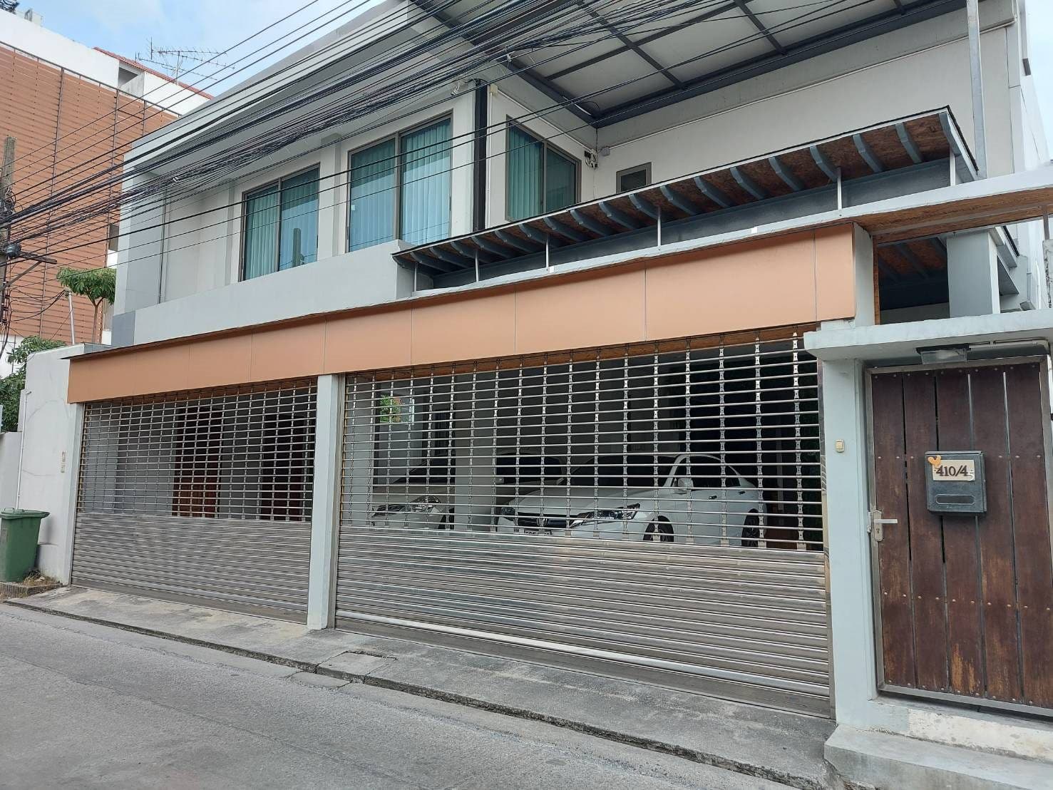 ประตูม้วนแสตนเลส บ้านพักอาศัย
